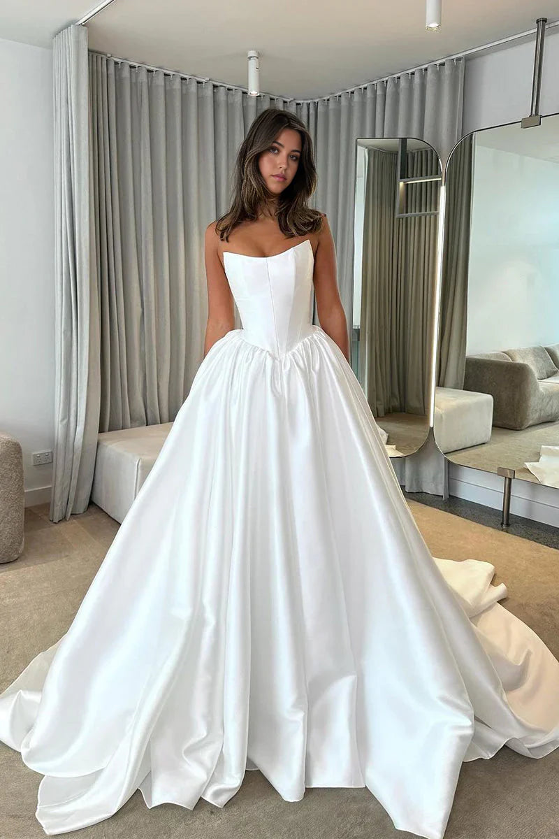 Vestidos de novia de satén sin tirantes con corte en A